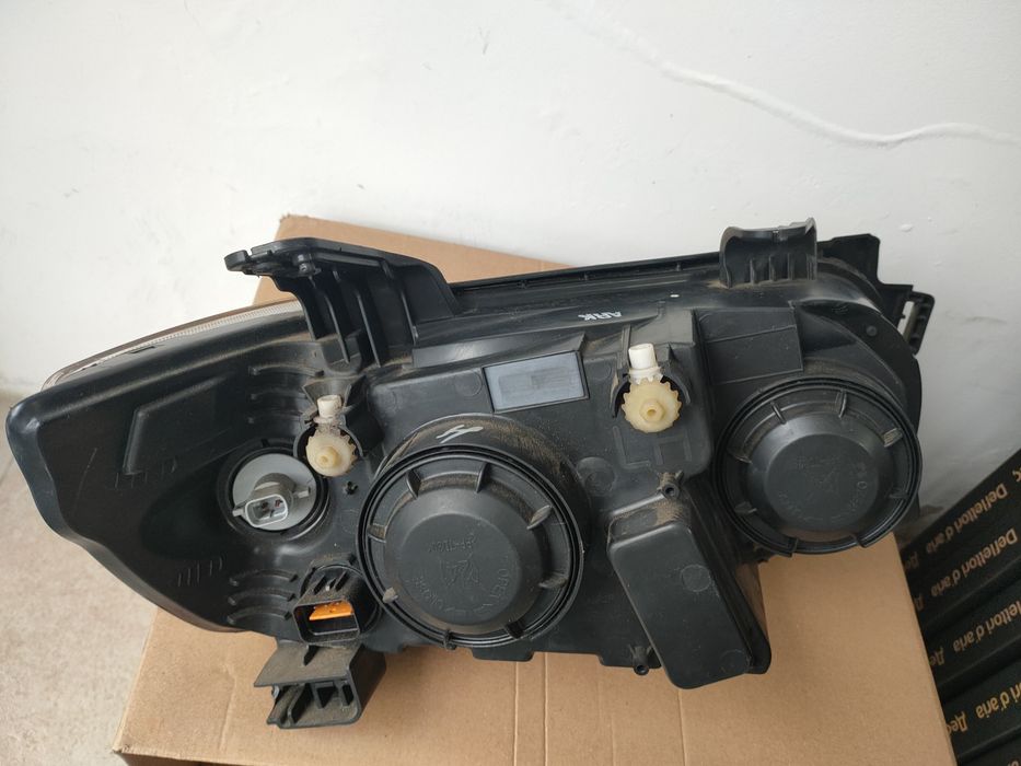 Farol ESQ e DRT CHEVROLET AVEO Hatchback (T300)