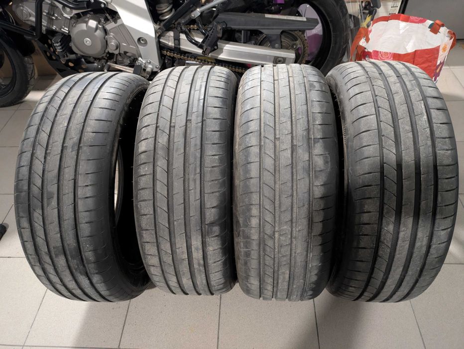 Opony Letnie Goodyear 215/50/18