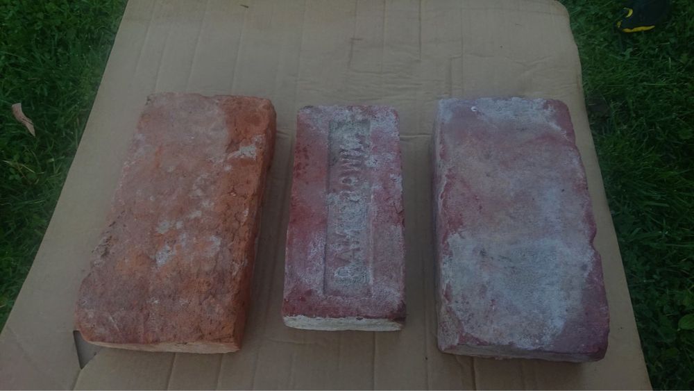 Цегла стара, польська, старовинна.