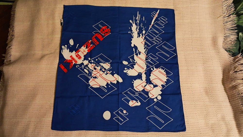 Bandanka Suzuki 53 x 57 cm