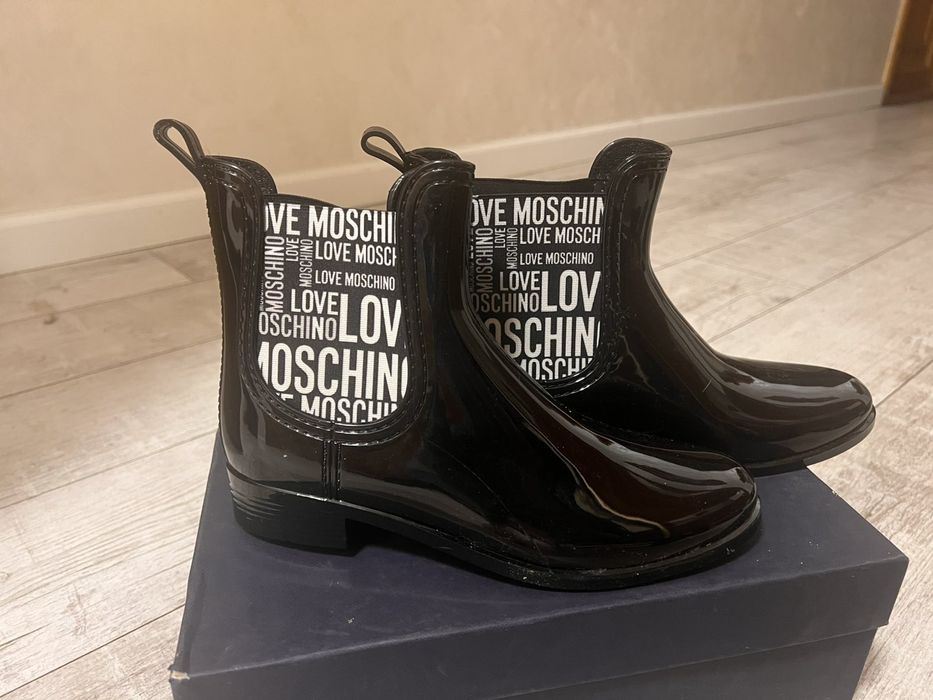 Moschino чоботи сапошки гумачки