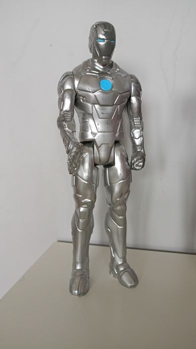 Figurki z Marvela wys 28cm