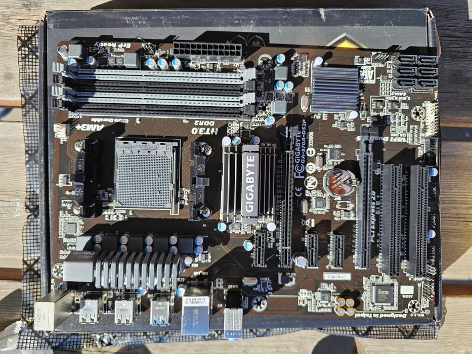 Gigabyte GA-970A-DS3P.