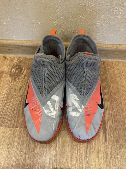 Сороканіжки Nike phantom VSN розмір 38,5