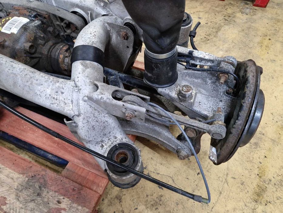 Eixo traseiro usado BMW SERIE 5 E39 525i 192CV diferencial 3.38 transmissões charriot