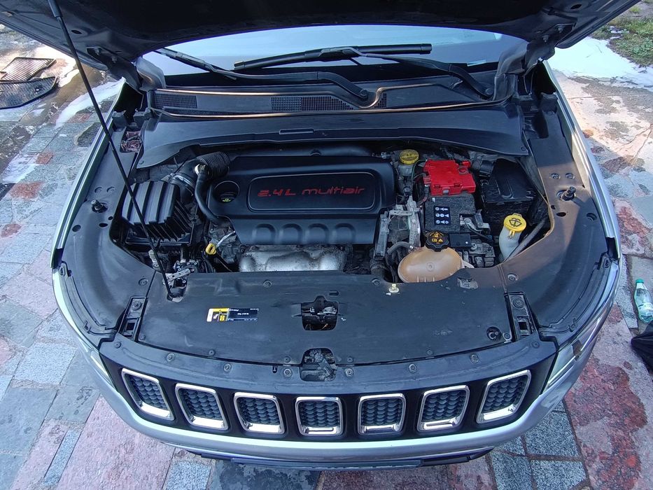 Jeep compass авто