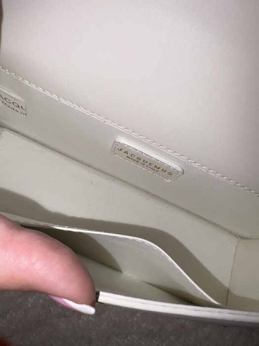 женская сумка Jacquemus Le Bambino белого цвета из гладкой кожи