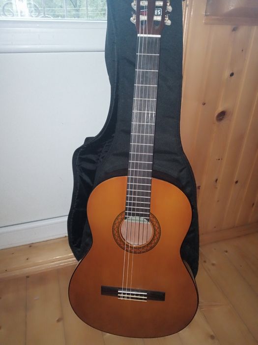 Продаю гітару YАМАНАC40