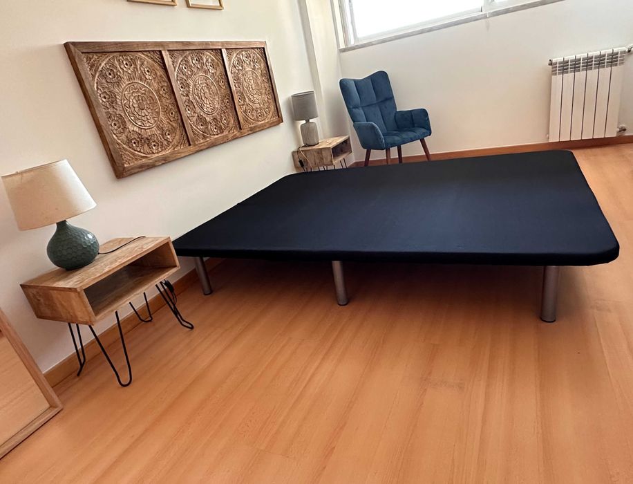Tapi Estrutura Base de Cama Somnalis Revestido Preto