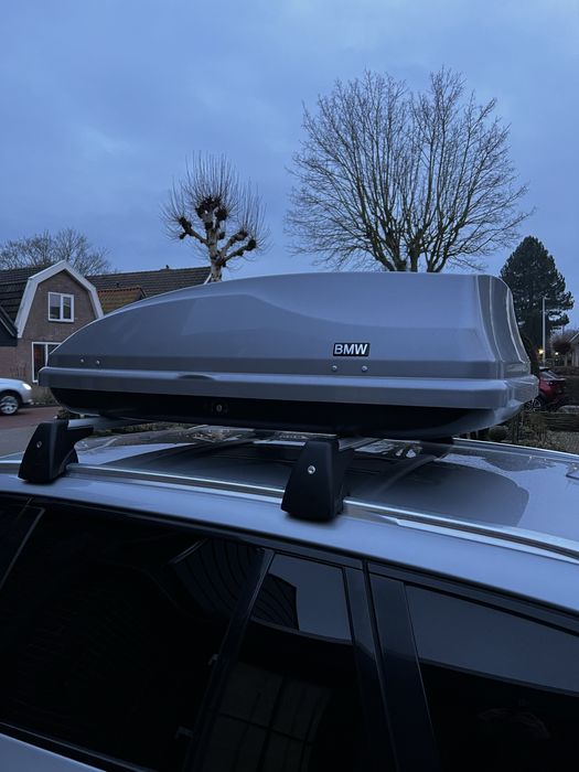 Box dachowy marki BMW