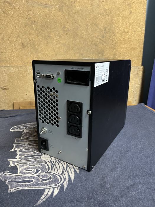 Продам безперебойник FSP