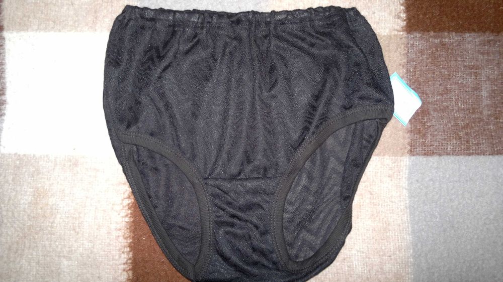 Трусы женские. Бюстгальтеры.