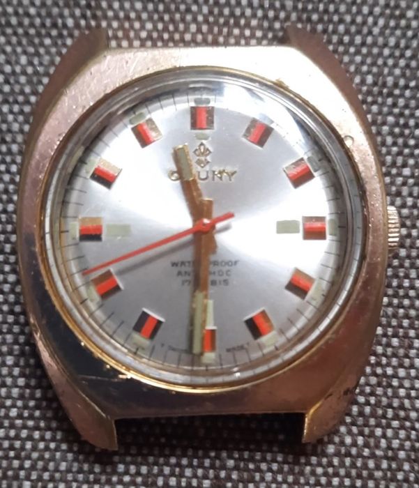 Cauny Prima com 17 rubis vintage