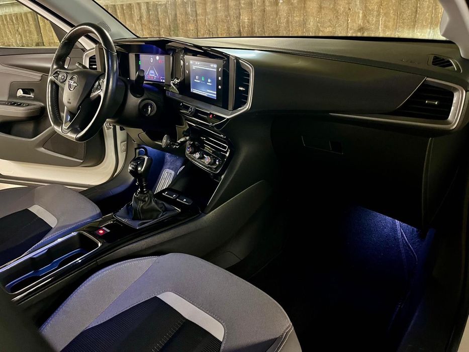 Opel Mokka Turbo Elegance, a gasolina, caixa manual, 100 cv, matrícula de julho de 2023.  Viatura nacional, com 49.000 km, segundo proprietário,