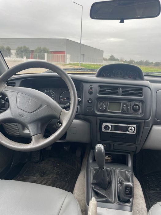 Mitsubishi Pajero Sportwagon 02