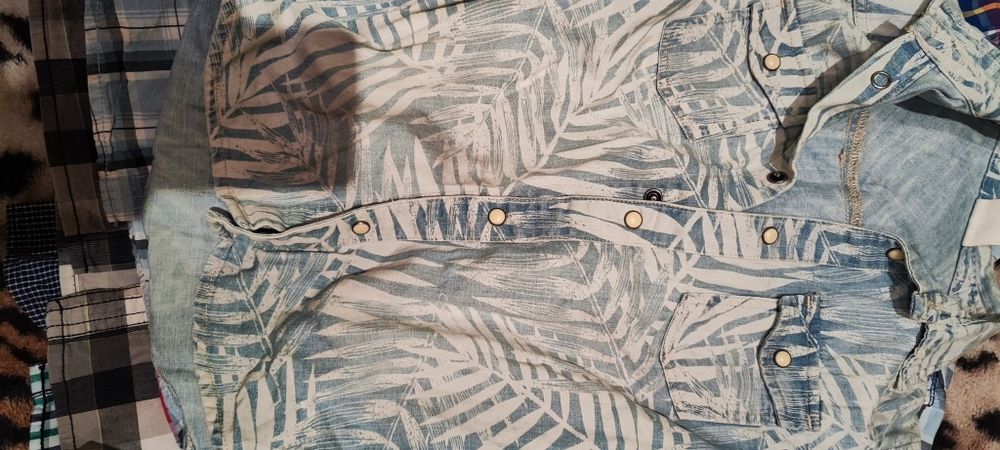 Віддам безкоштовно чоловічі рубашки м, л, хл