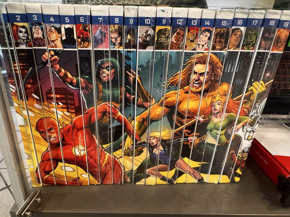 Bohaterowie i Złoczyńcy Tomy 1-19 | Zafoliowane