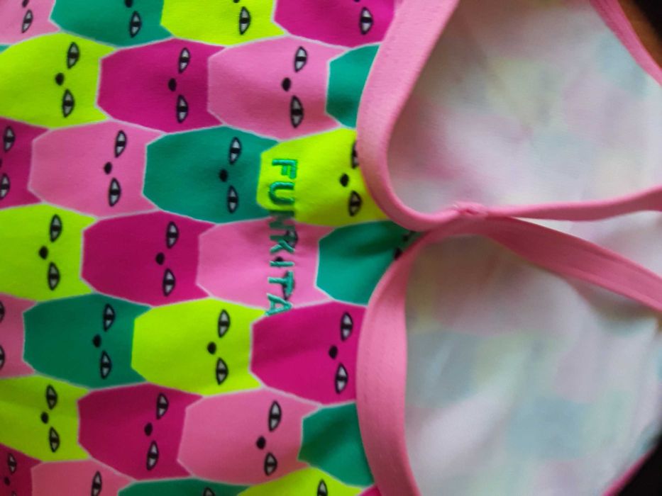 Яскравий купальник для дівчинки на зріст 122-128см.