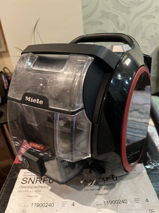 Пилосос Miele SNRF0 Boost CX1 чорний обсидіан