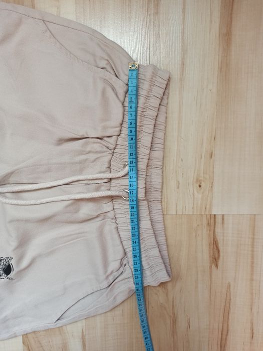 Beżowe damskie spodnie cargo