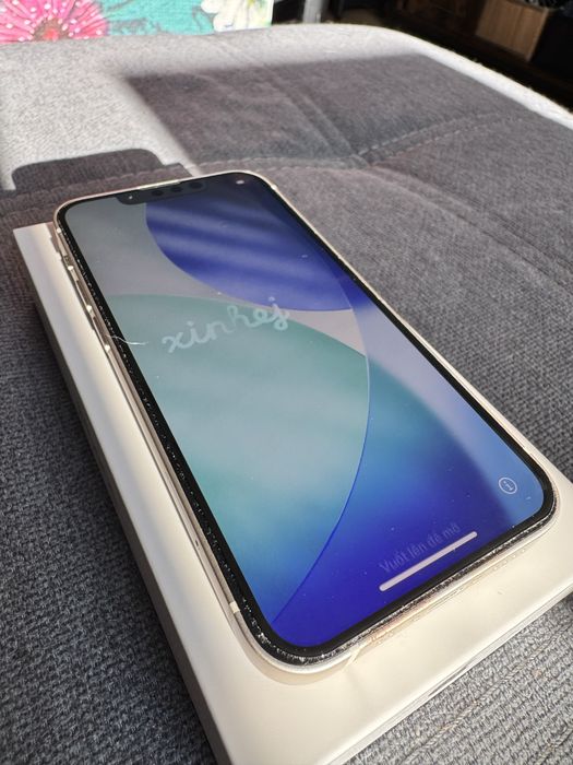 Iphone 13 mini etui prawie jak nowy folia