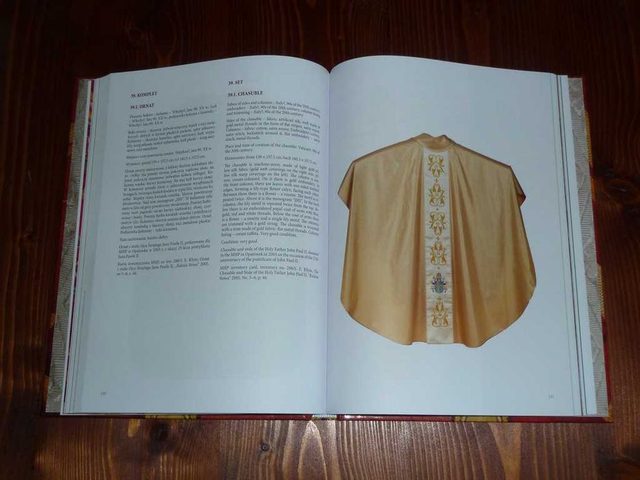 ORNATY (PAPIESKIE) - książka - Jan Paweł II, Benedykt XVI, Franciszek