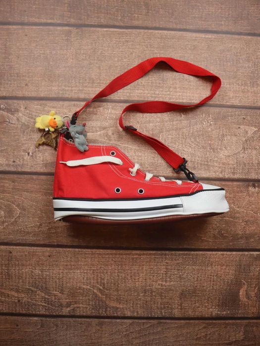Torba na ramię tenisówka czerwona red sneaker shoe bag red torebka