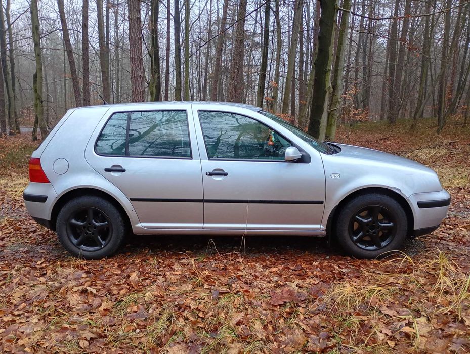 Sprzedam Golf 4 2.0 benzyna