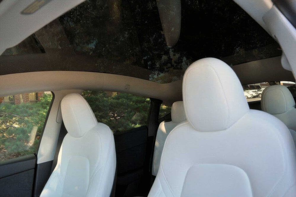 Tesla Model Y Long Range      2023