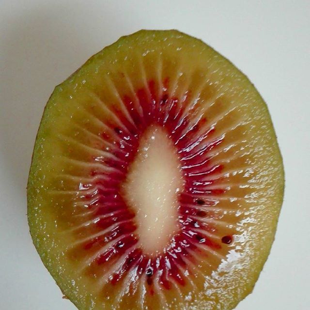 Kiwi Vermelho - MUITO DOCE - Apenas envios