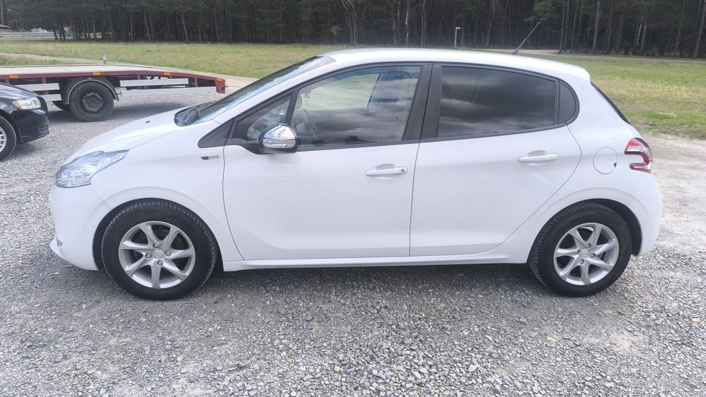Piękny Peugeot 208 2014r STYLE z Niemiec 1,6 HDI 92KM