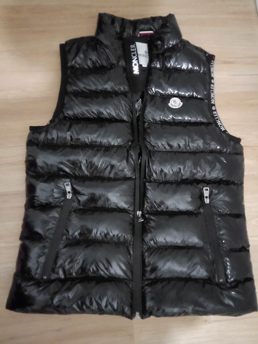 Жилет размер s Moncler