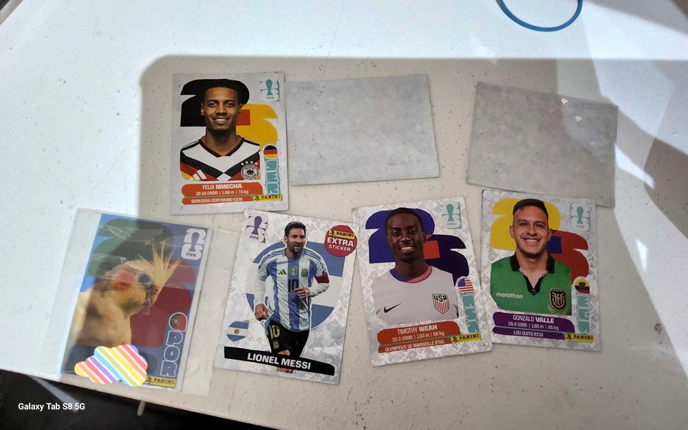 Faço cromos personalizados