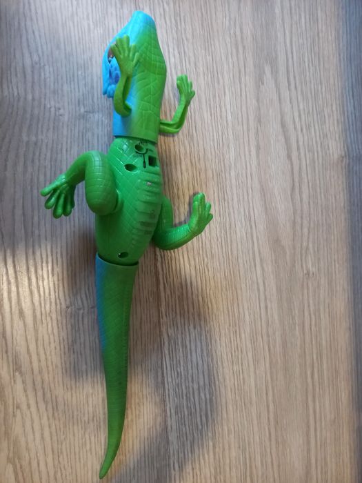 Lagarto eletrónico rastejador