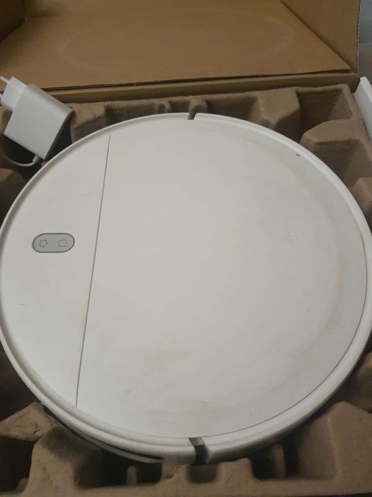 Mi Robot Vacuum-Mop Essential
