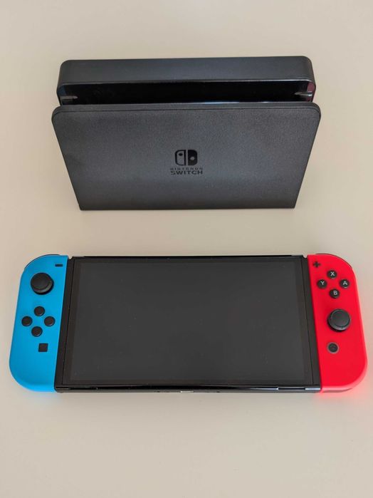 Nintendo Switch V2 - Como Nova (Completa na Caixa)