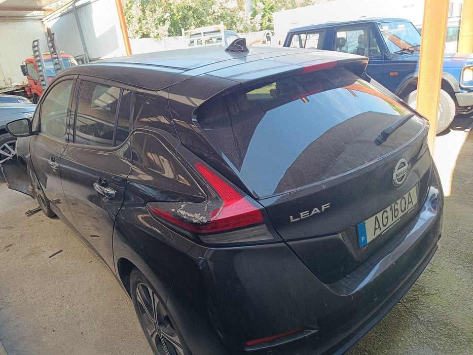 Automovel Nissan LEAF
