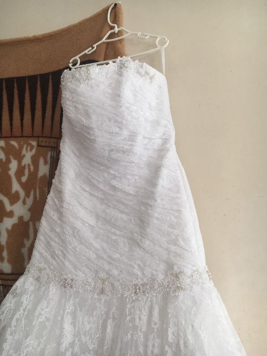 Ніжна весільна сукня