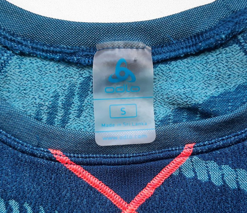 Зональное эластичное термобельё - термореглан Odlo Performance Blackcomb Baselayer.