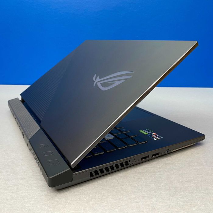 ASUS ROG Strix G513IE-HN004W - 15.6" 144Hz | Ryzen 7 4800H | 16GB | 512GB | RTX 3050 4GB