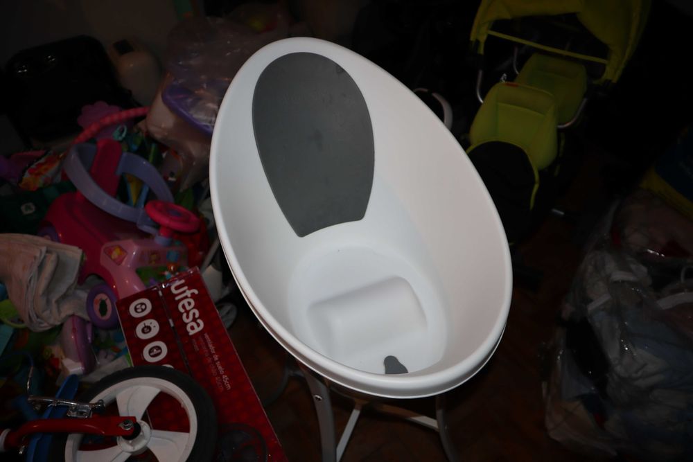 Banheira bebé Shnuggle com suporte
