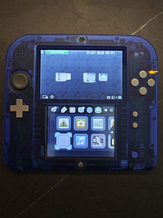 Nintendo 2DS translucent blue
