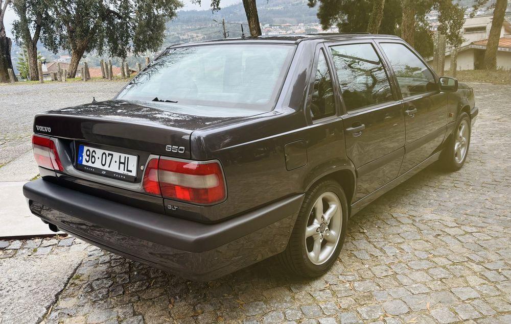 Volvo 850 GLT 2.0 20V, cinco cilindros com 219cv