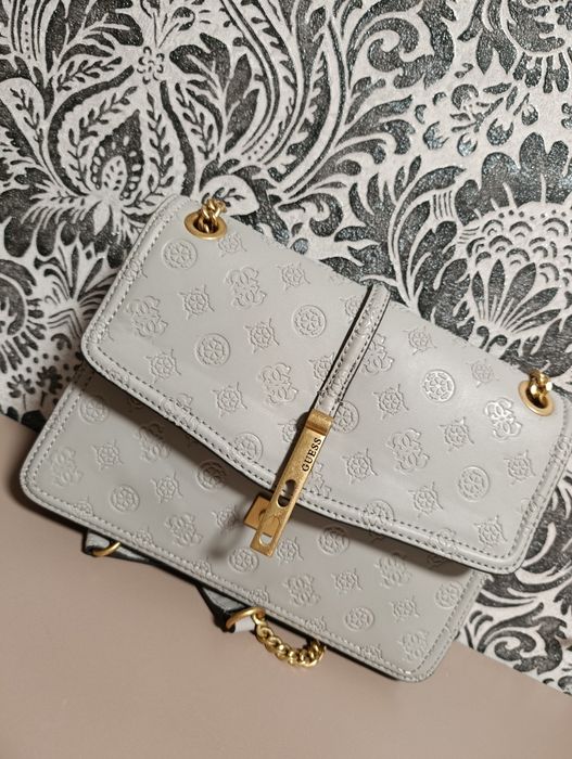 Сумочка від Guess