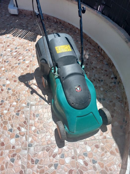 Maquina de cortar relva.