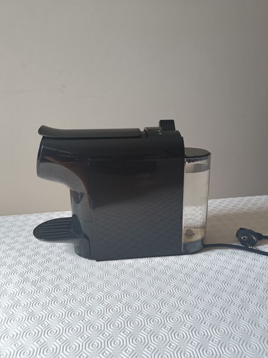 Máquina de café como nova + suporte para cápsulas