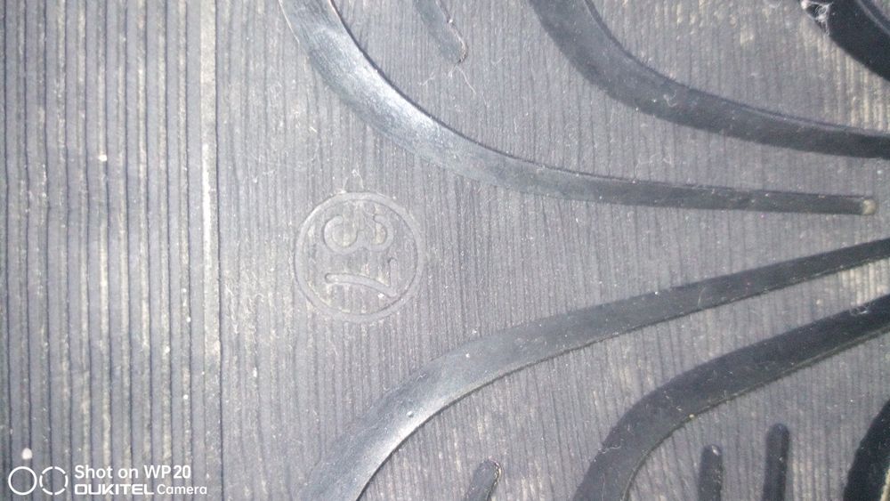 Продам лаковані туфельки