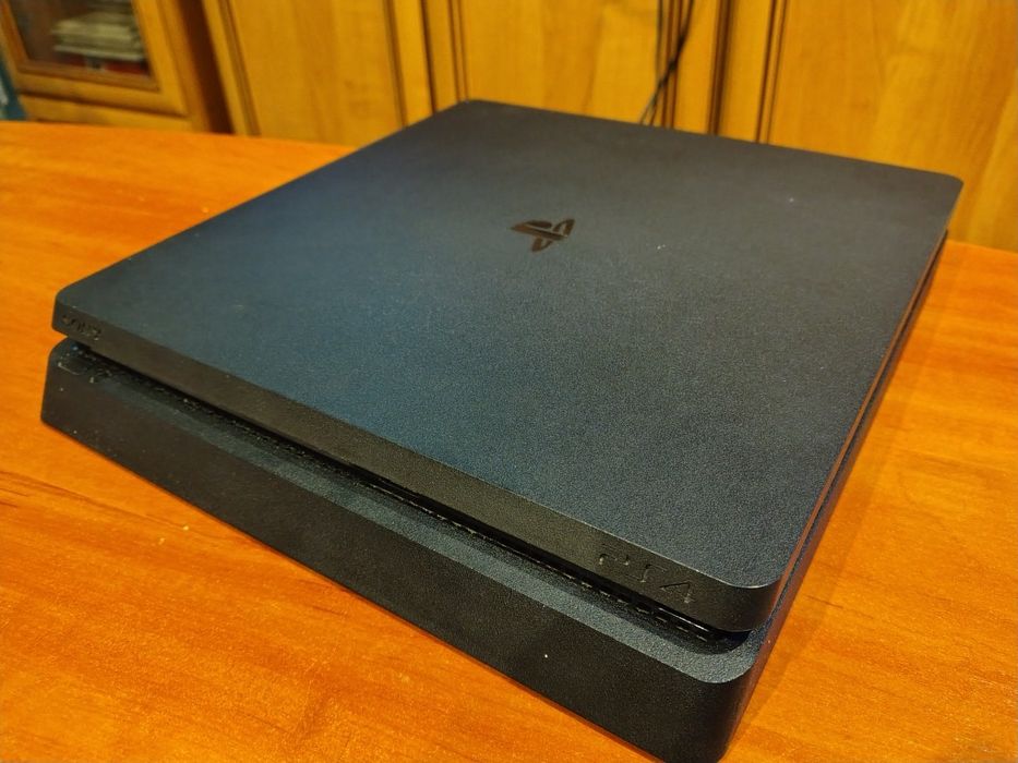 PlayStation 4 slim