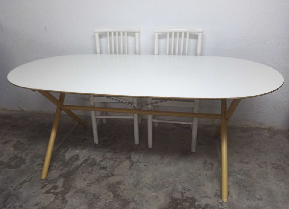 Mesa de Jantar IKEA Dalshul com 4 Cadeiras
