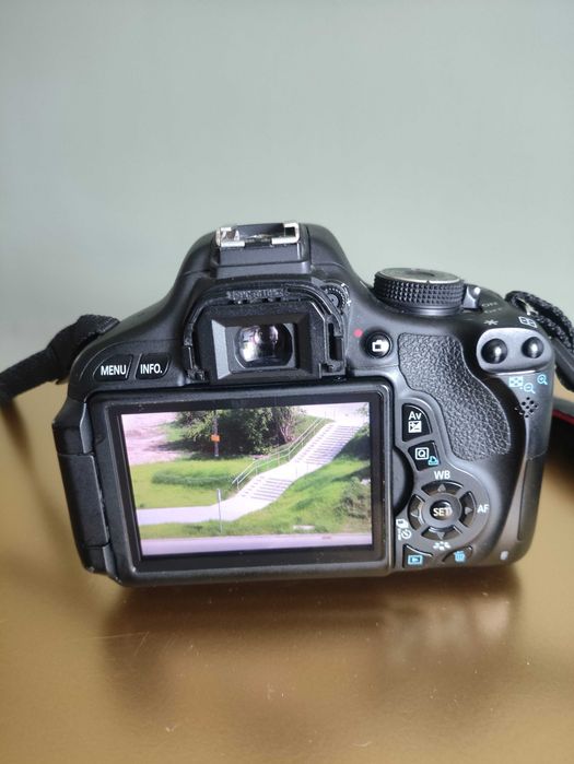 Canon EOS 600D + EFS 18-55mm